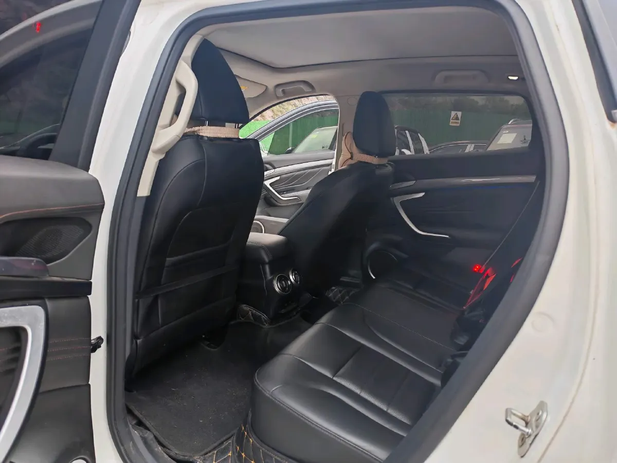 2017 WEY VV7 2.0T 234HP L4 7DCT,autocango,china used car exporter,china ev exporter,chinese used car exporter,chinese used ev exporter