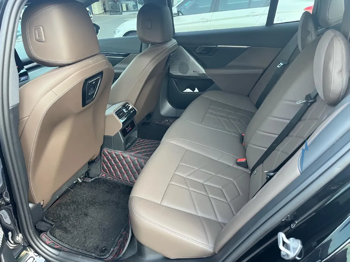 2024 BMW 5 Series 2.0T 258HP L4 8AT,autocango,china used car exporter,china ev exporter,chinese used car exporter,chinese used ev exporter