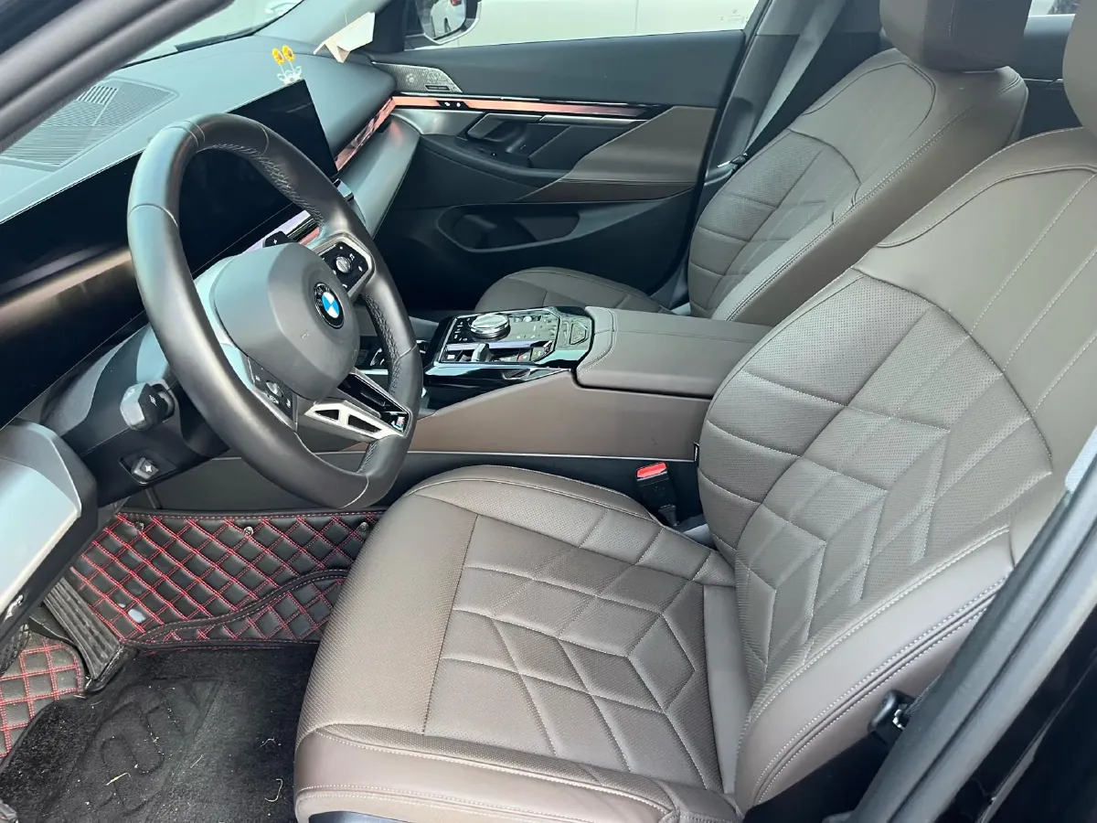 2024 BMW 5 Series 2.0T 258HP L4 8AT,autocango,china used car exporter,china ev exporter,chinese used car exporter,chinese used ev exporter