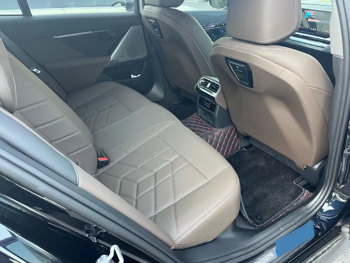 2024 BMW 5 Series 2.0T 258HP L4 8AT,autocango,china used car exporter,china ev exporter,chinese used car exporter,chinese used ev exporter