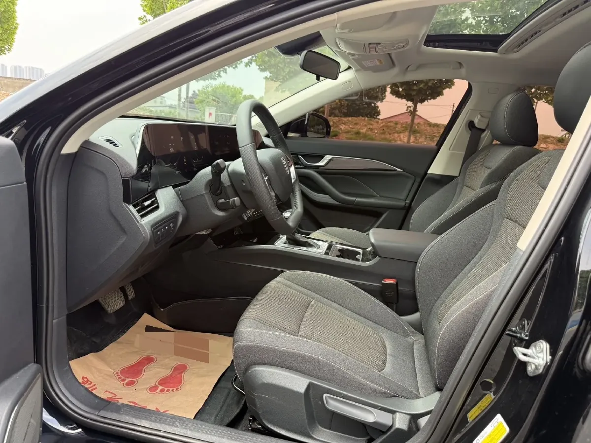 2022 Bestune B70 1.5T 169HP L4 7DCT,autocango,china used car exporter,china ev exporter,chinese used car exporter,chinese used ev exporter