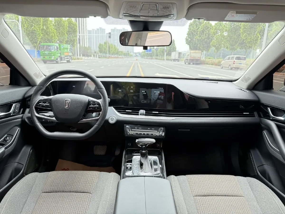 2022 Bestune B70 1.5T 169HP L4 7DCT,autocango,china used car exporter,china ev exporter,chinese used car exporter,chinese used ev exporter