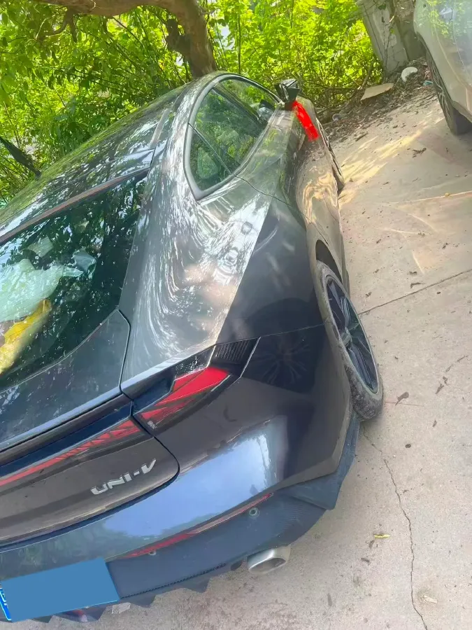 2022 ChangAn UNI-V 1.5T 188HP L4 7DCT,autocango,china used car exporter,china ev exporter,chinese used car exporter,chinese used ev exporter