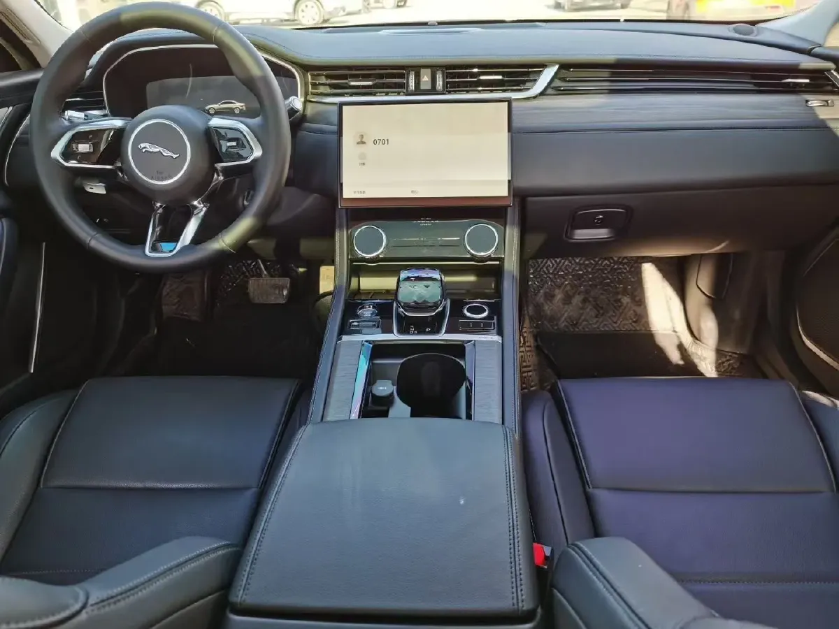 2023 Jaguar XFL 2.0T 200HP L4 8AT,autocango,china used car exporter,china ev exporter,chinese used car exporter,chinese used ev exporter