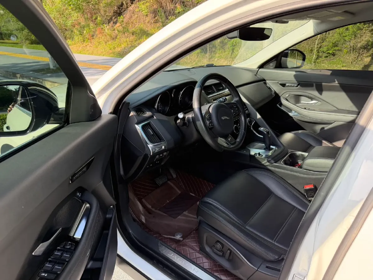 2018 Jaguar E-PACE 2.0T 249HP L4 9AT,autocango,china used car exporter,china ev exporter,chinese used car exporter,chinese used ev exporter