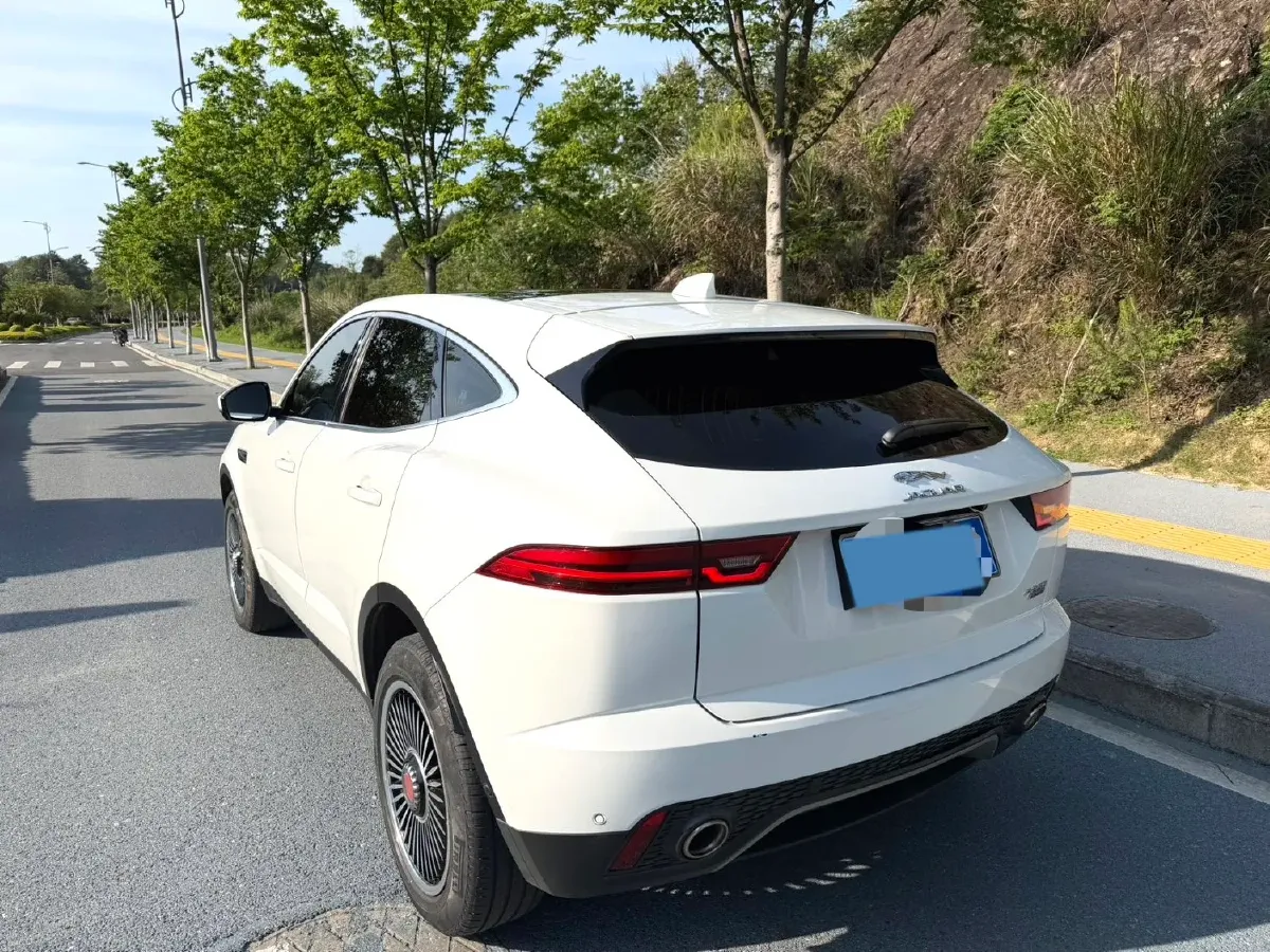 2018 Jaguar E-PACE 2.0T 249HP L4 9AT,autocango,china used car exporter,china ev exporter,chinese used car exporter,chinese used ev exporter