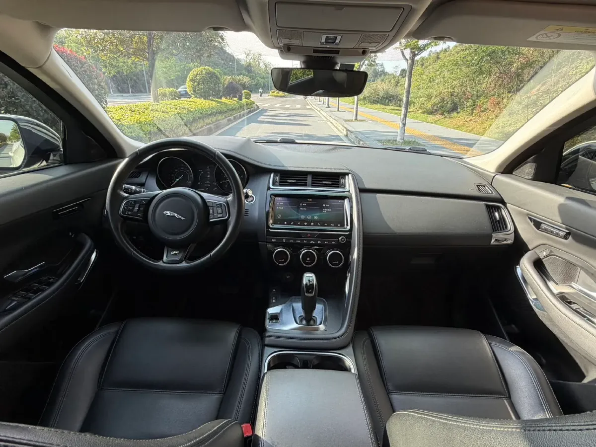 2018 Jaguar E-PACE 2.0T 249HP L4 9AT,autocango,china used car exporter,china ev exporter,chinese used car exporter,chinese used ev exporter