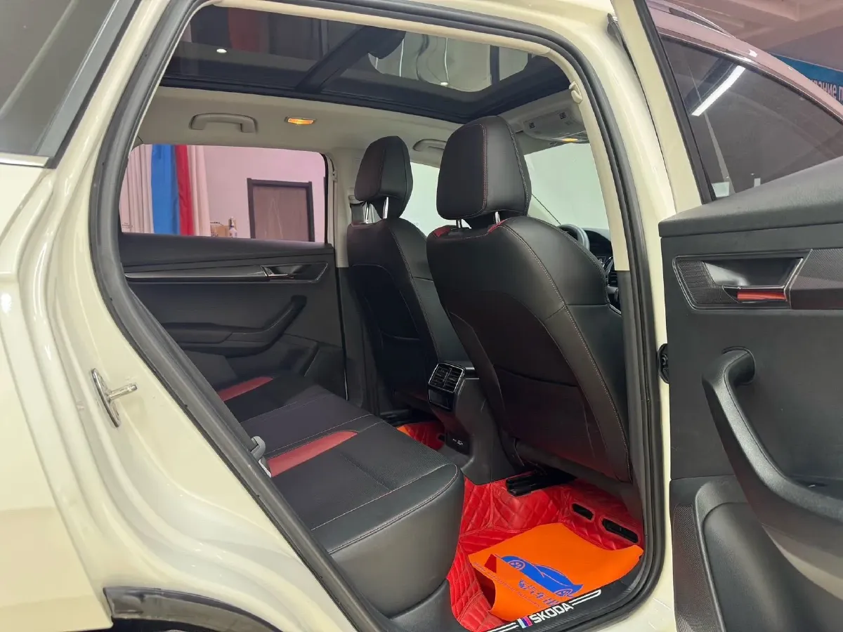 2022 Skoda Karoq 1.4T 150HP L4 7DCT,autocango,china used car exporter,china ev exporter,chinese used car exporter,chinese used ev exporter