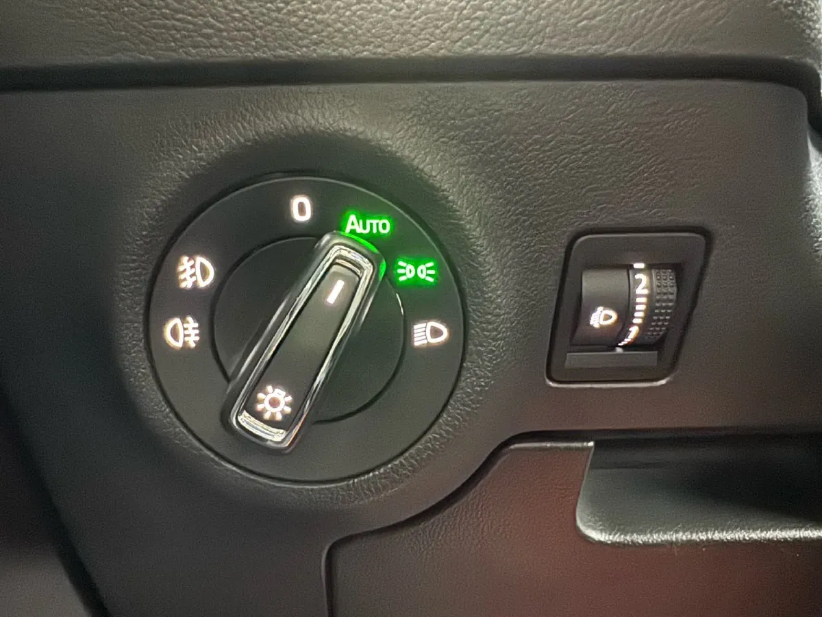 2022 Skoda Karoq 1.4T 150HP L4 7DCT,autocango,china used car exporter,china ev exporter,chinese used car exporter,chinese used ev exporter