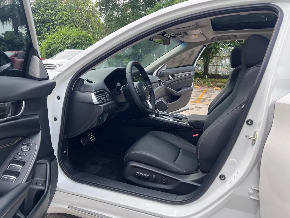 2022 Honda Accord 1.5T 194HP L4 CVT,autocango,china used car exporter,china ev exporter,chinese used car exporter,chinese used ev exporter