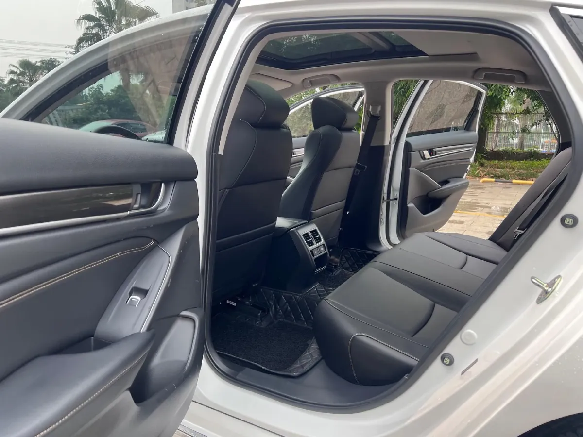 2022 Honda Accord 1.5T 194HP L4 CVT,autocango,china used car exporter,china ev exporter,chinese used car exporter,chinese used ev exporter