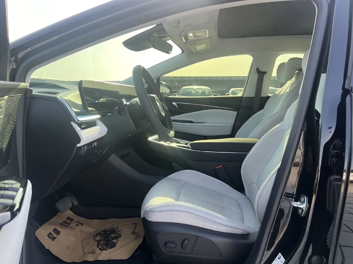 2023 Roewe F7 BEV 64KWH,autocango,china used car exporter,china ev exporter,chinese used car exporter,chinese used ev exporter