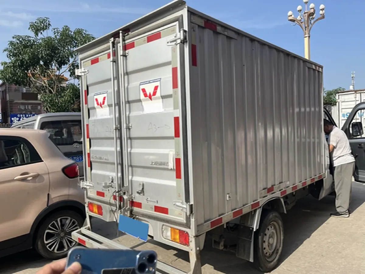 2022 WuLing RongGuang Mini Truck 1.5L 99HP L4 5MT,autocango,china used car exporter,china ev exporter,chinese used car exporter,chinese used ev exporter