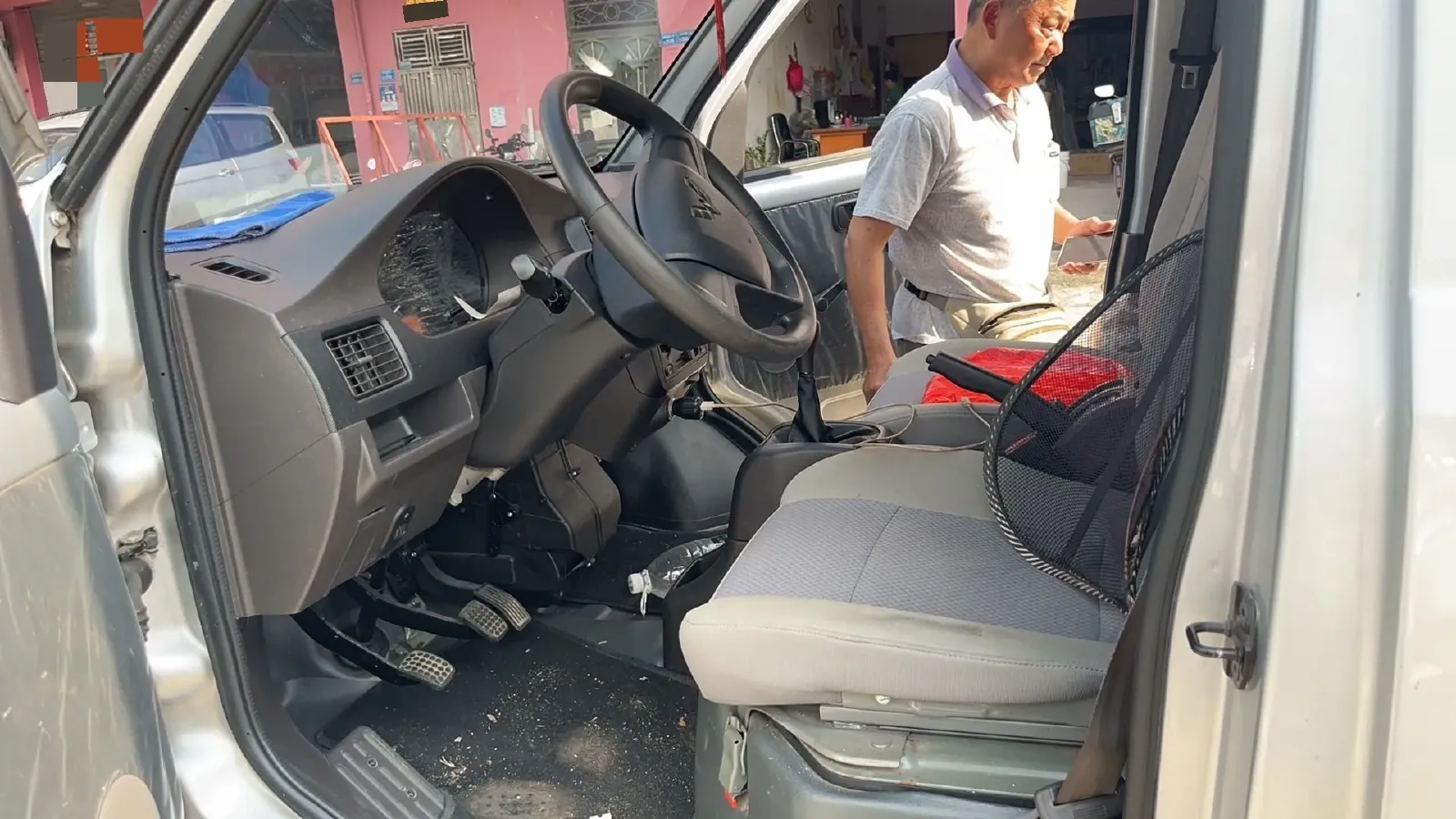 2022 WuLing RongGuang Mini Truck 1.5L 99HP L4 5MT,autocango,china used car exporter,china ev exporter,chinese used car exporter,chinese used ev exporter