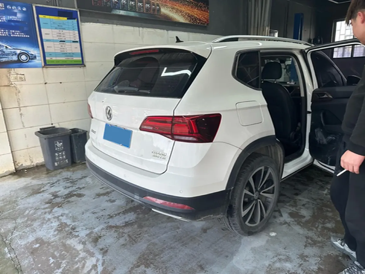 2019 MINI MINI 1.5T 102HP L3 7DCT,autocango,china used car exporter,china ev exporter,chinese used car exporter,chinese used ev exporter