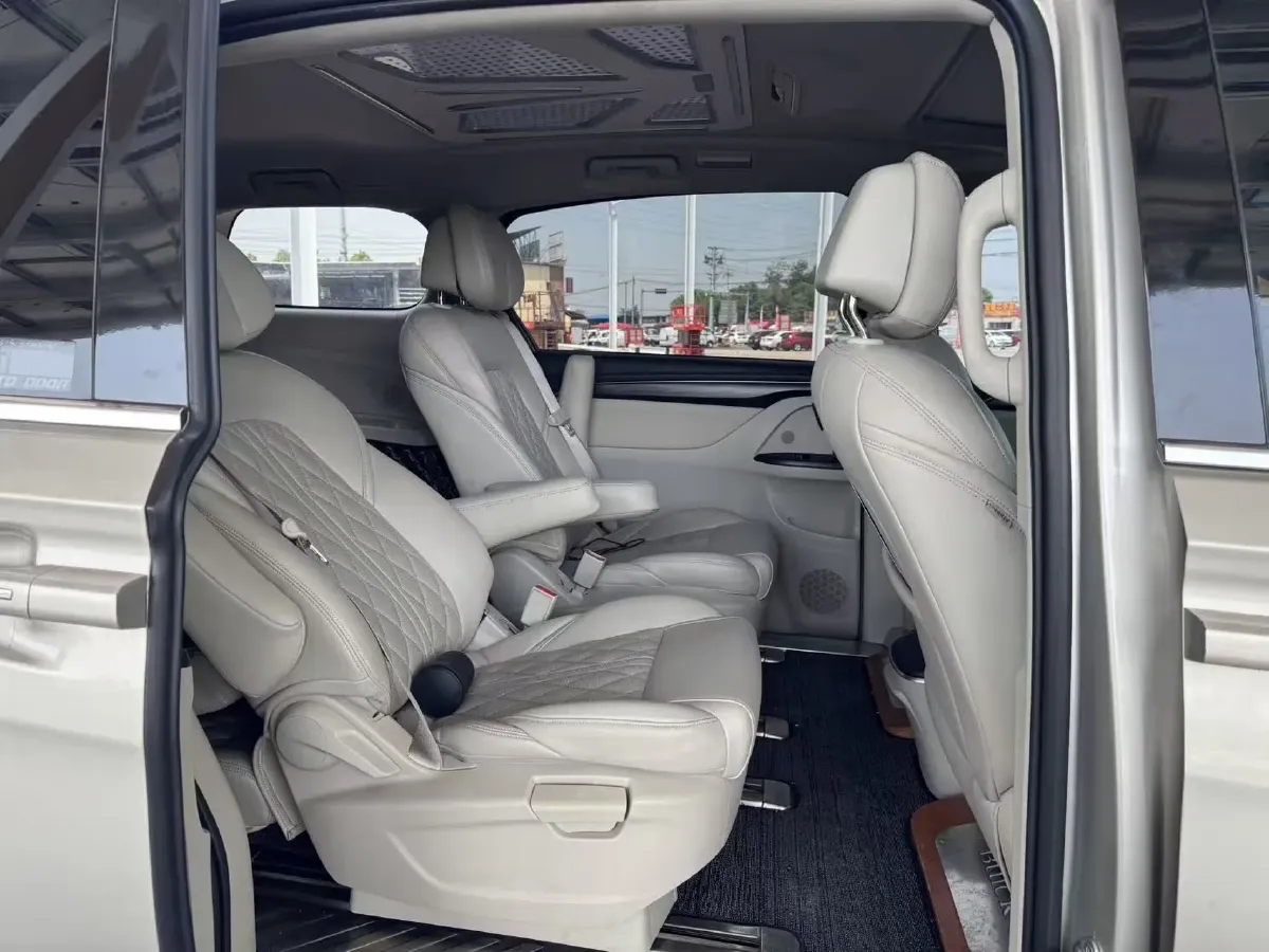 2022 Buick GL8 2.0T 237HP L4 9AT,autocango,china used car exporter,china ev exporter,chinese used car exporter,chinese used ev exporter