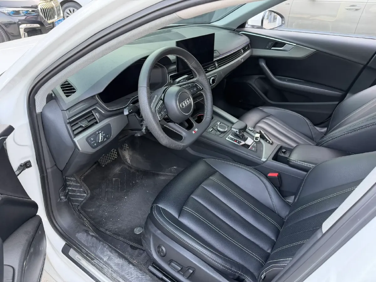 2019 Audi A4L 2.0T 190HP L4 7DCT,autocango,china used car exporter,china ev exporter,chinese used car exporter,chinese used ev exporter