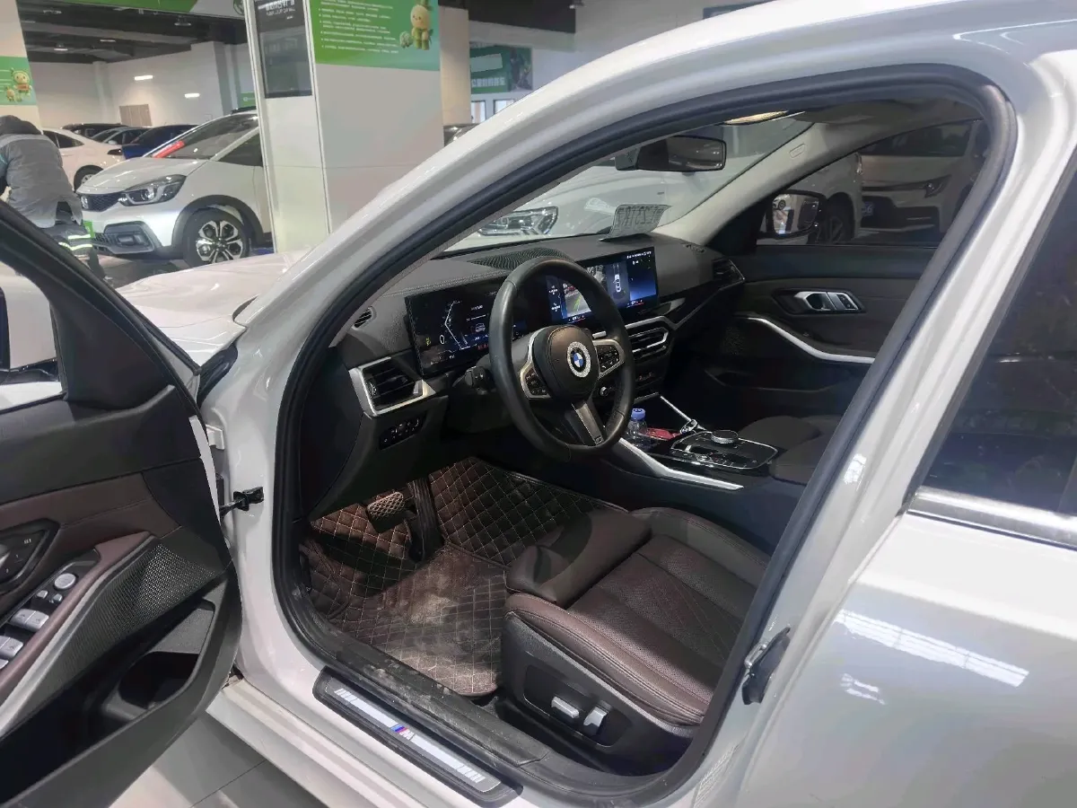 2023 BMW 3 Series 2.0T 156HP L4 8AT,autocango,china used car exporter,china ev exporter,chinese used car exporter,chinese used ev exporter
