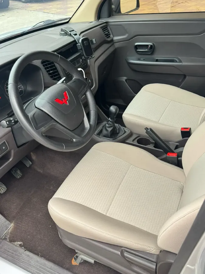 2021 WuLing HongGuang V 1.5L 99HP L4 6MT,autocango,china used car exporter,china ev exporter,chinese used car exporter,chinese used ev exporter