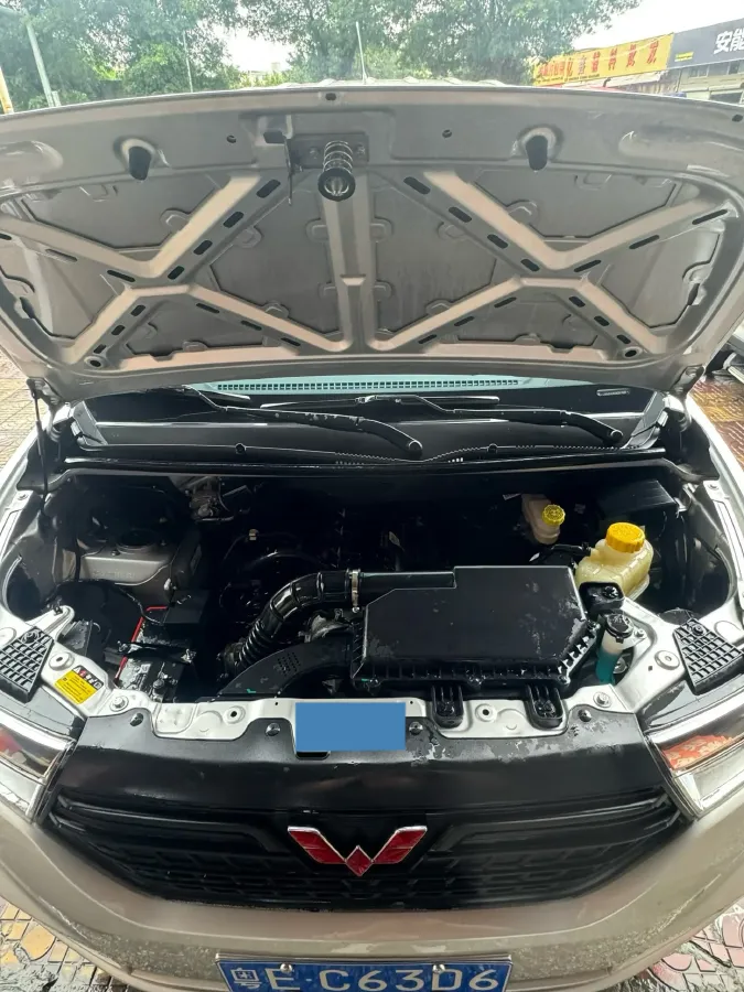 2021 WuLing HongGuang V 1.5L 99HP L4 6MT,autocango,china used car exporter,china ev exporter,chinese used car exporter,chinese used ev exporter