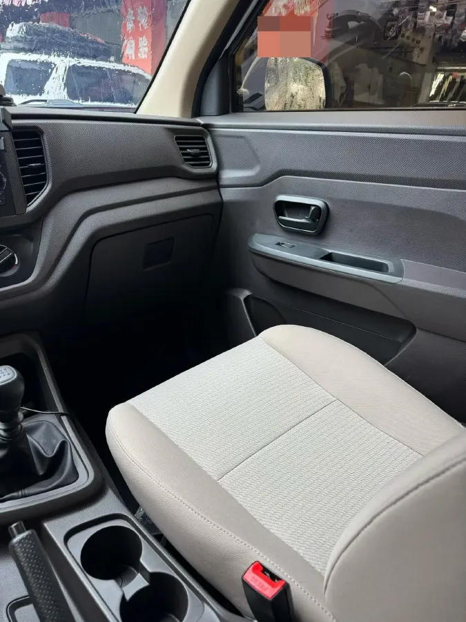 2021 WuLing HongGuang V 1.5L 99HP L4 6MT,autocango,china used car exporter,china ev exporter,chinese used car exporter,chinese used ev exporter