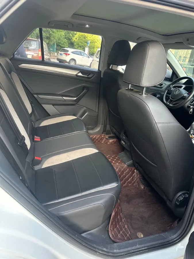 2020 Volkswagen T-Roc 1.4T 150HP L4 7DCT,autocango,china used car exporter,china ev exporter,chinese used car exporter,chinese used ev exporter