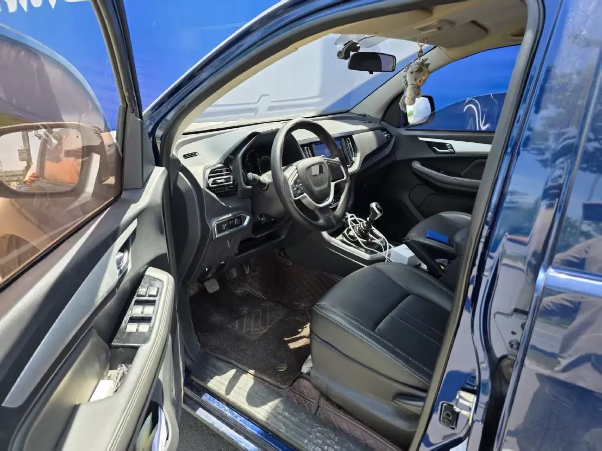 2023 Isuzu RE-MAX Jim 2.5T 143HP L4 6MT,autocango,china used car exporter,china ev exporter,chinese used car exporter,chinese used ev exporter