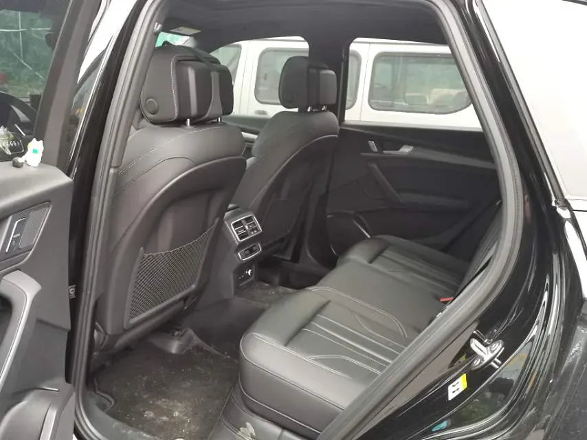2023 Audi Q5L 2.0T 190HP L4 7DCT,autocango,china used car exporter,china ev exporter,chinese used car exporter,chinese used ev exporter