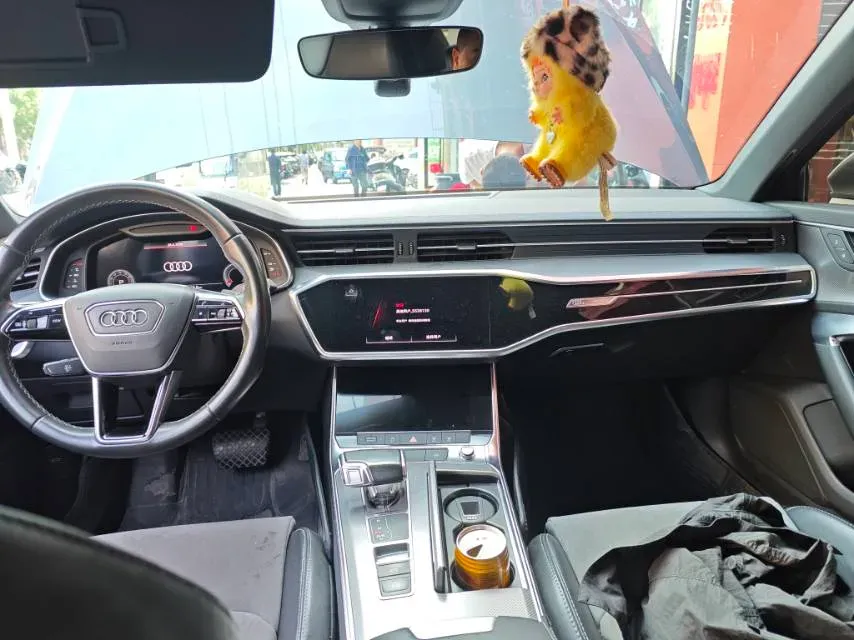 2022 Audi A6L 2.0T 190HP L4 7DCT,autocango,china used car exporter,china ev exporter,chinese used car exporter,chinese used ev exporter