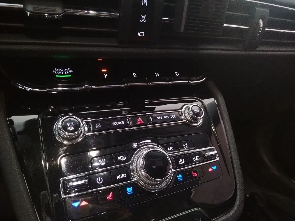 2021 Lincoln Corsair 2.0T 245HP L4 8AT,autocango,china used car exporter,china ev exporter,chinese used car exporter,chinese used ev exporter