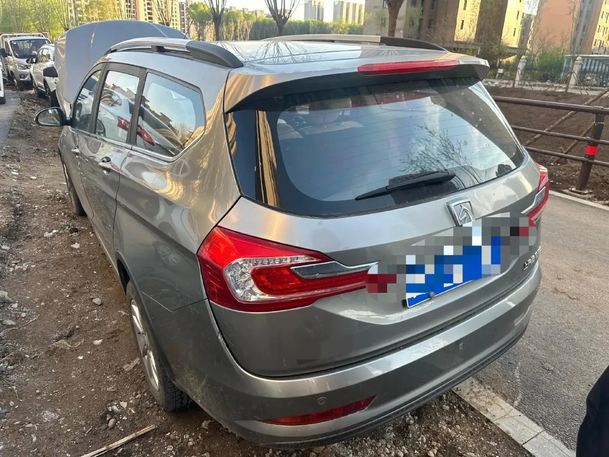 2017 BaoJun 310W 1.5L 112HP L4 6MT,autocango,china used car exporter,china ev exporter,chinese used car exporter,chinese used ev exporter