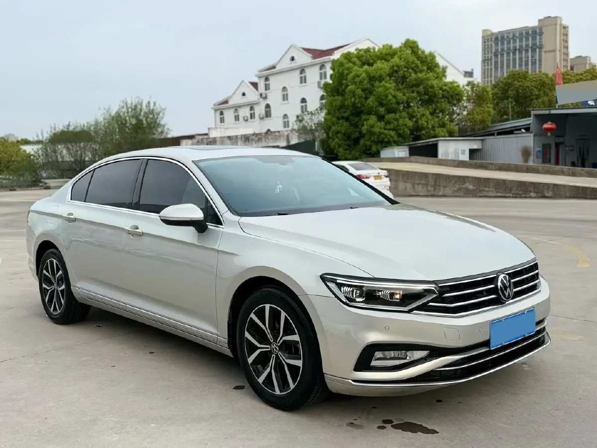 2020 Volkswagen Magotan 2.0T 186HP L4 7DCT,autocango,china used car exporter,china ev exporter,chinese used car exporter,chinese used ev exporter