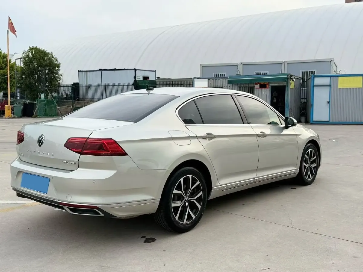 2020 Volkswagen Magotan 2.0T 186HP L4 7DCT,autocango,china used car exporter,china ev exporter,chinese used car exporter,chinese used ev exporter