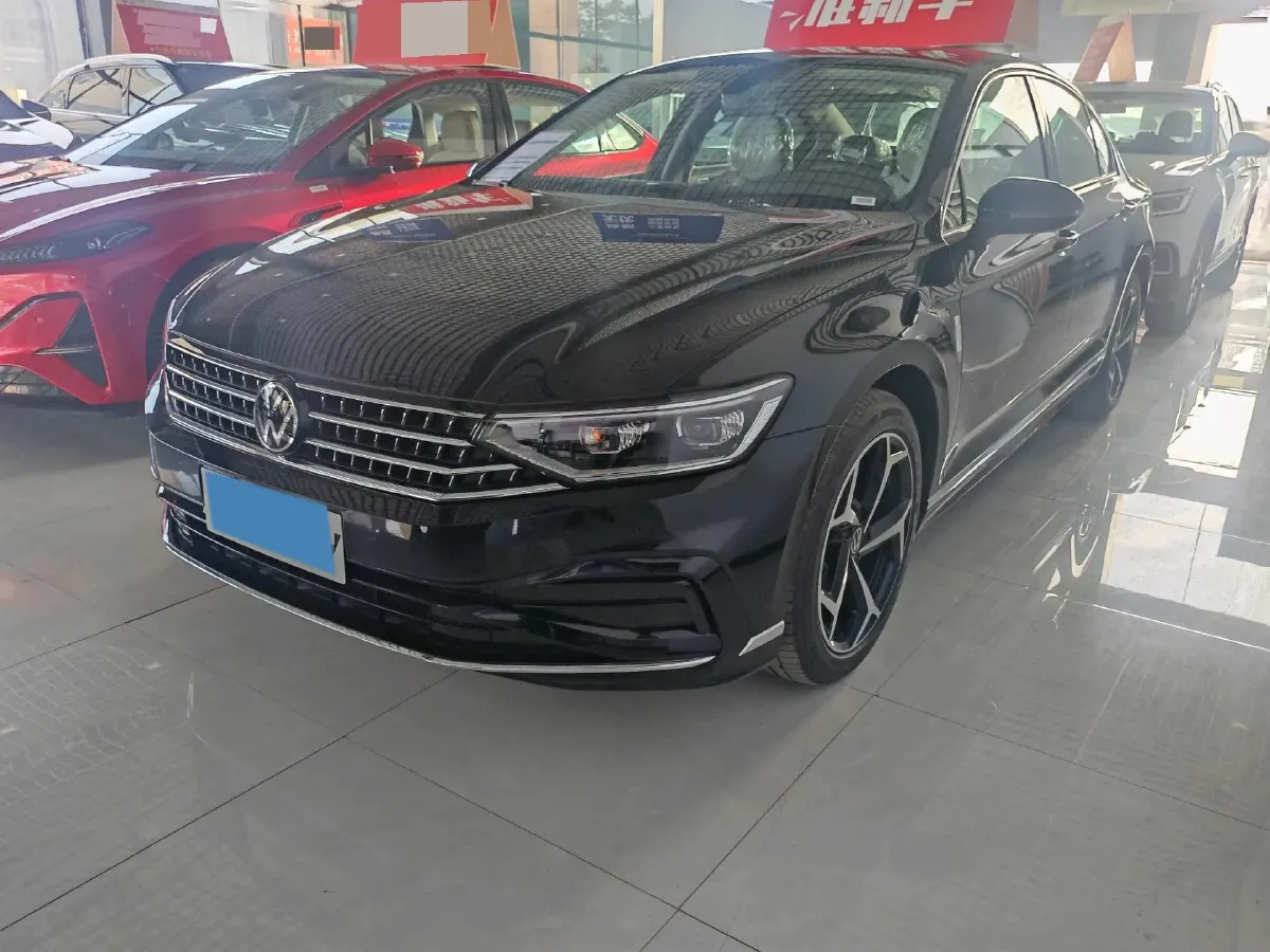 2025 Volkswagen Magotan 2.0T 186HP L4 7DCT,autocango,china used car exporter,china ev exporter,chinese used car exporter,chinese used ev exporter
