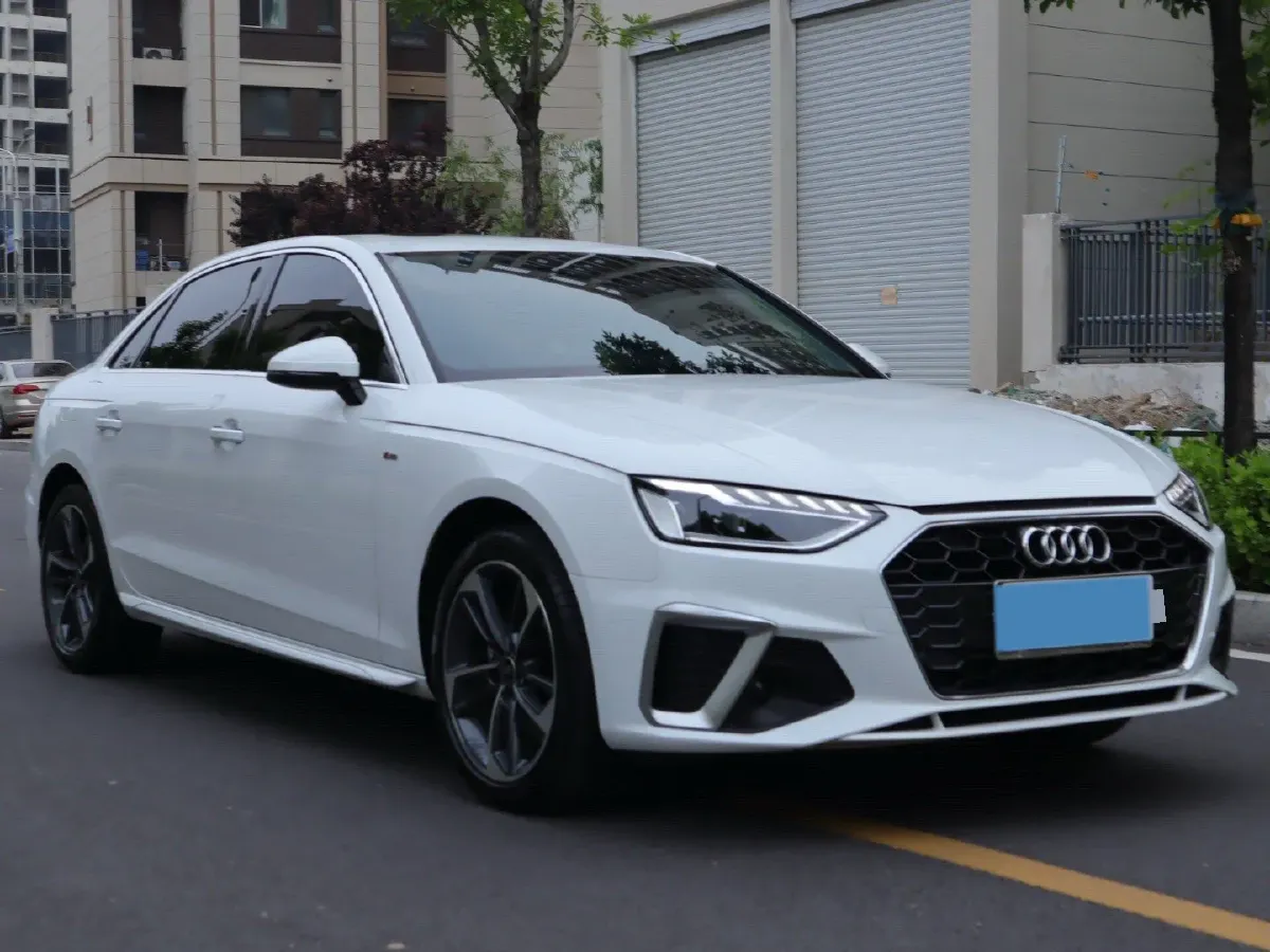 2023 Audi A4L 2.0T 190HP L4 7DCT,autocango,china used car exporter,china ev exporter,chinese used car exporter,chinese used ev exporter