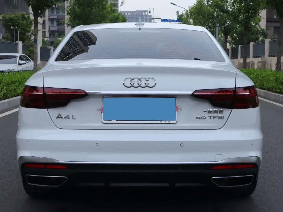 2023 Audi A4L 2.0T 190HP L4 7DCT,autocango,china used car exporter,china ev exporter,chinese used car exporter,chinese used ev exporter