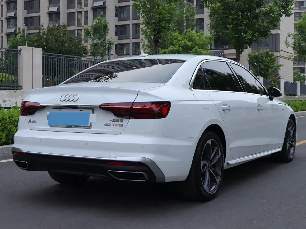 2023 Audi A4L 2.0T 190HP L4 7DCT,autocango,china used car exporter,china ev exporter,chinese used car exporter,chinese used ev exporter