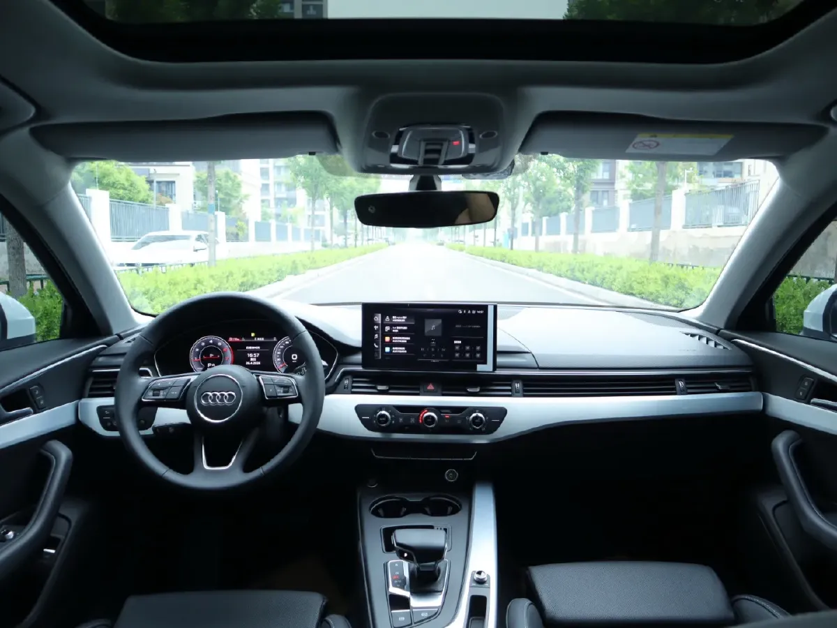 2023 Audi A4L 2.0T 190HP L4 7DCT,autocango,china used car exporter,china ev exporter,chinese used car exporter,chinese used ev exporter