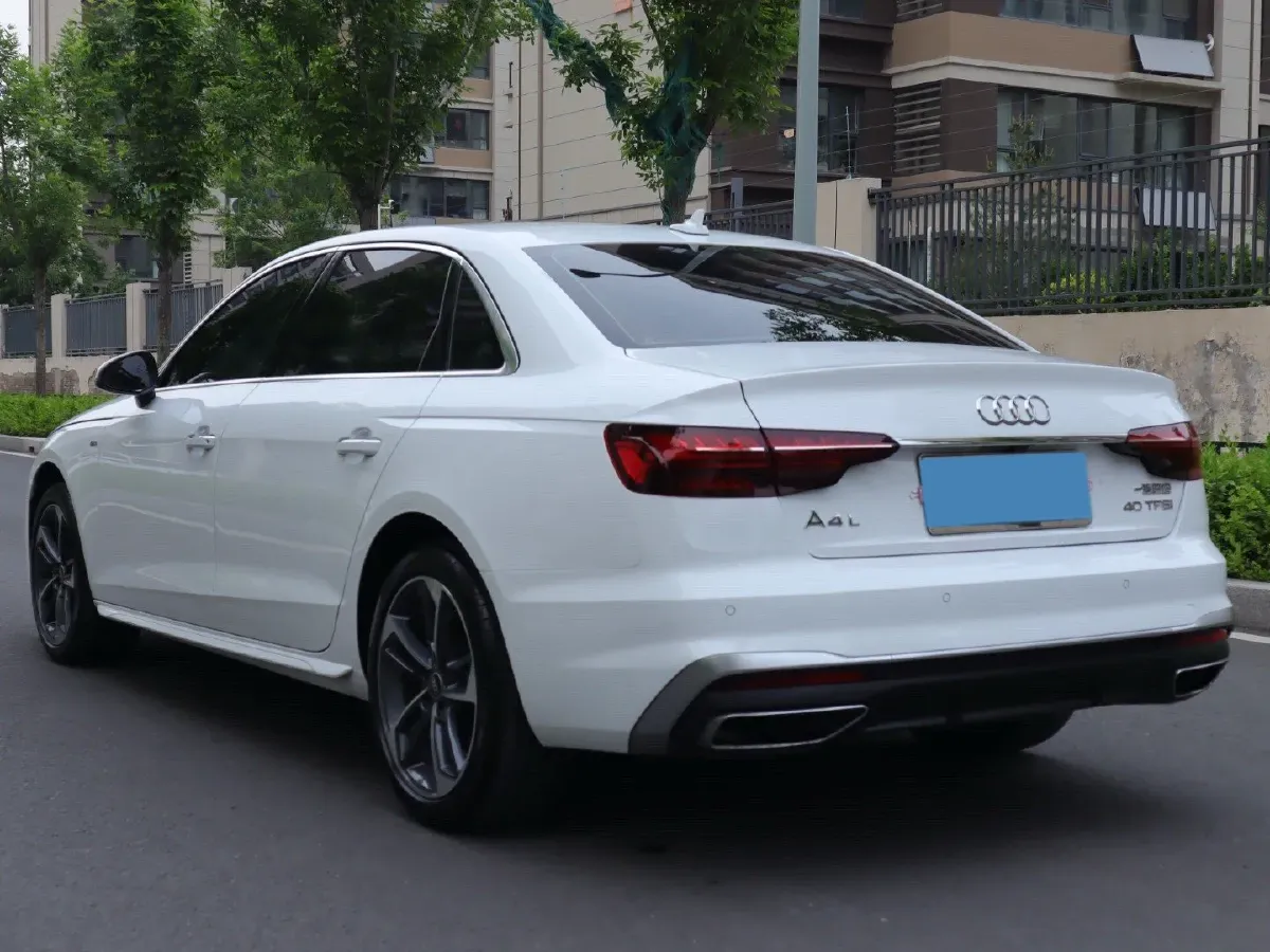 2023 Audi A4L 2.0T 190HP L4 7DCT,autocango,china used car exporter,china ev exporter,chinese used car exporter,chinese used ev exporter