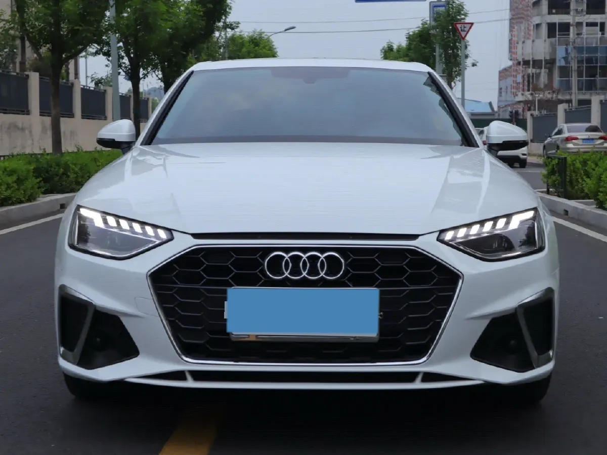 2023 Audi A4L 2.0T 190HP L4 7DCT,autocango,china used car exporter,china ev exporter,chinese used car exporter,chinese used ev exporter