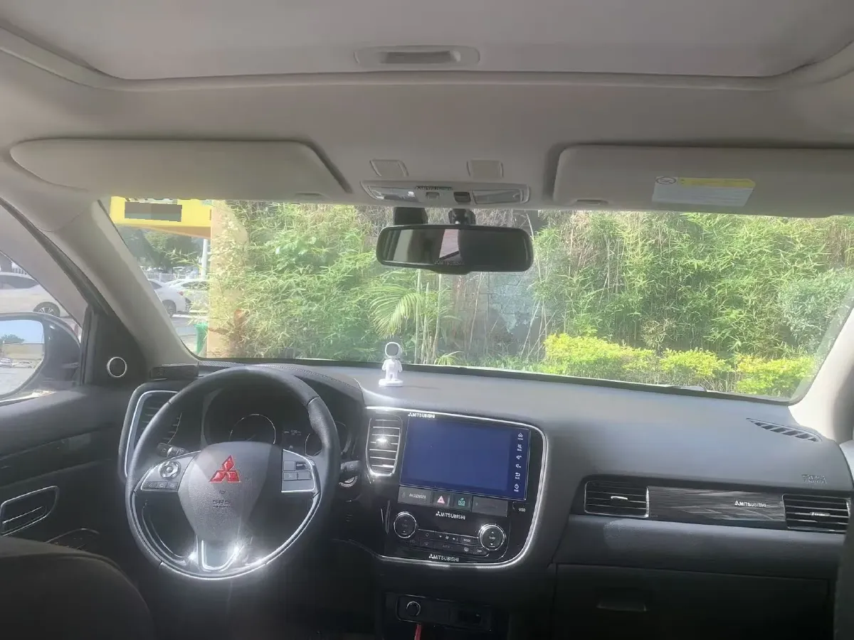 2020 Mitsubishi Outlander 2.0L 166HP L4 CVT,autocango,china used car exporter,china ev exporter,chinese used car exporter,chinese used ev exporter