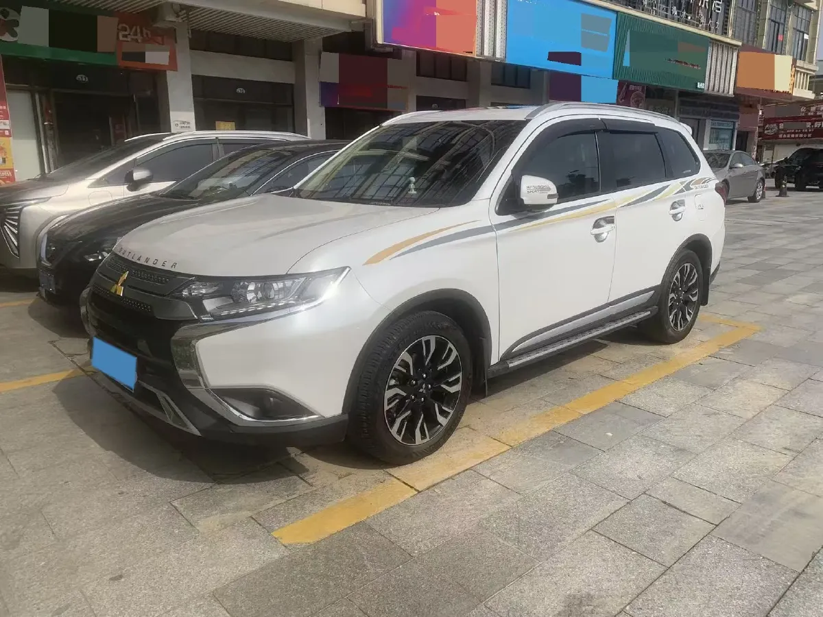 2020 Mitsubishi Outlander 2.0L 166HP L4 CVT,autocango,china used car exporter,china ev exporter,chinese used car exporter,chinese used ev exporter