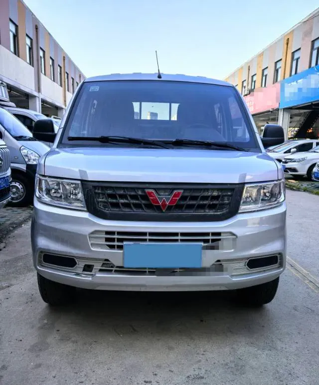 2021 NLM Motor QiTeng M70 1.5L 122HP L4 5MT,autocango,china used car exporter,china ev exporter,chinese used car exporter,chinese used ev exporter