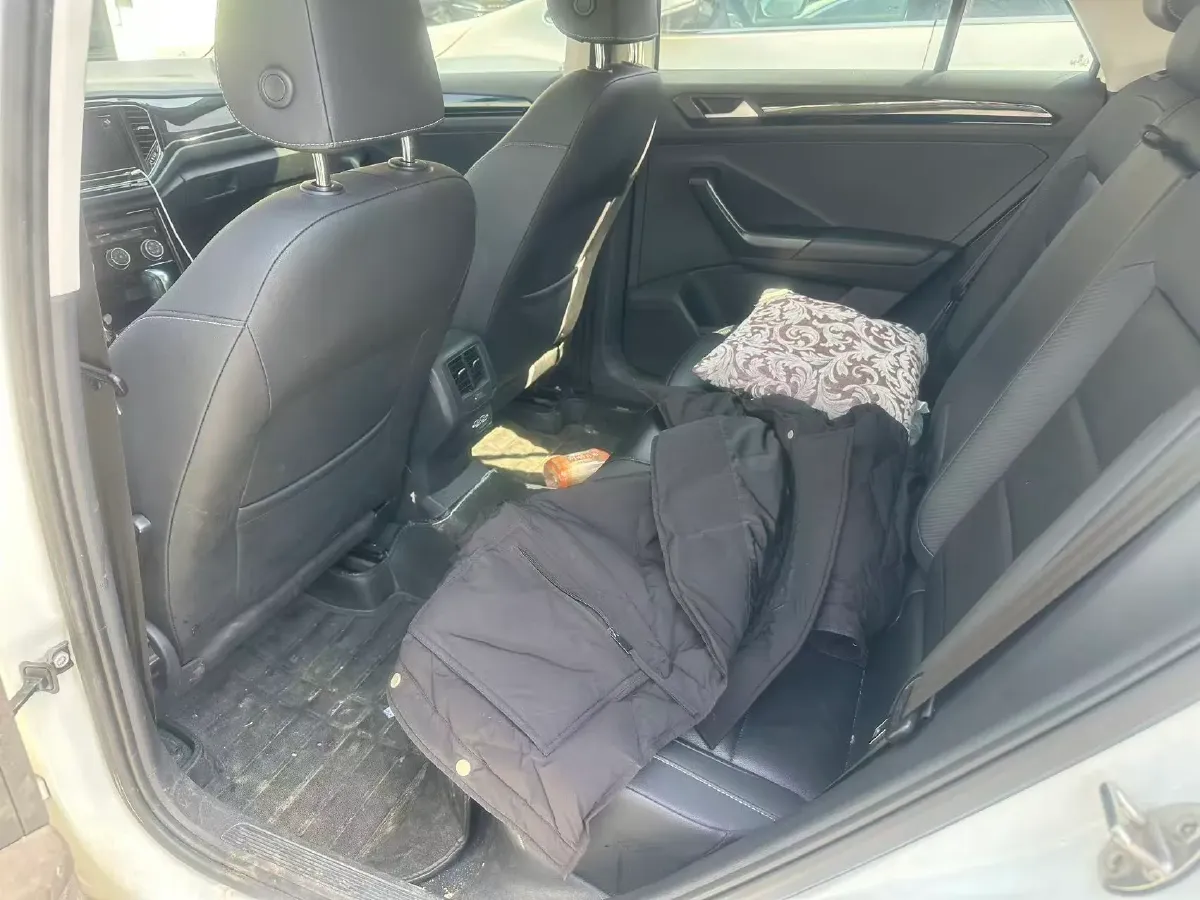 2019 Volkswagen T-Roc 1.4T 150HP L4 7DCT,autocango,china used car exporter,china ev exporter,chinese used car exporter,chinese used ev exporter