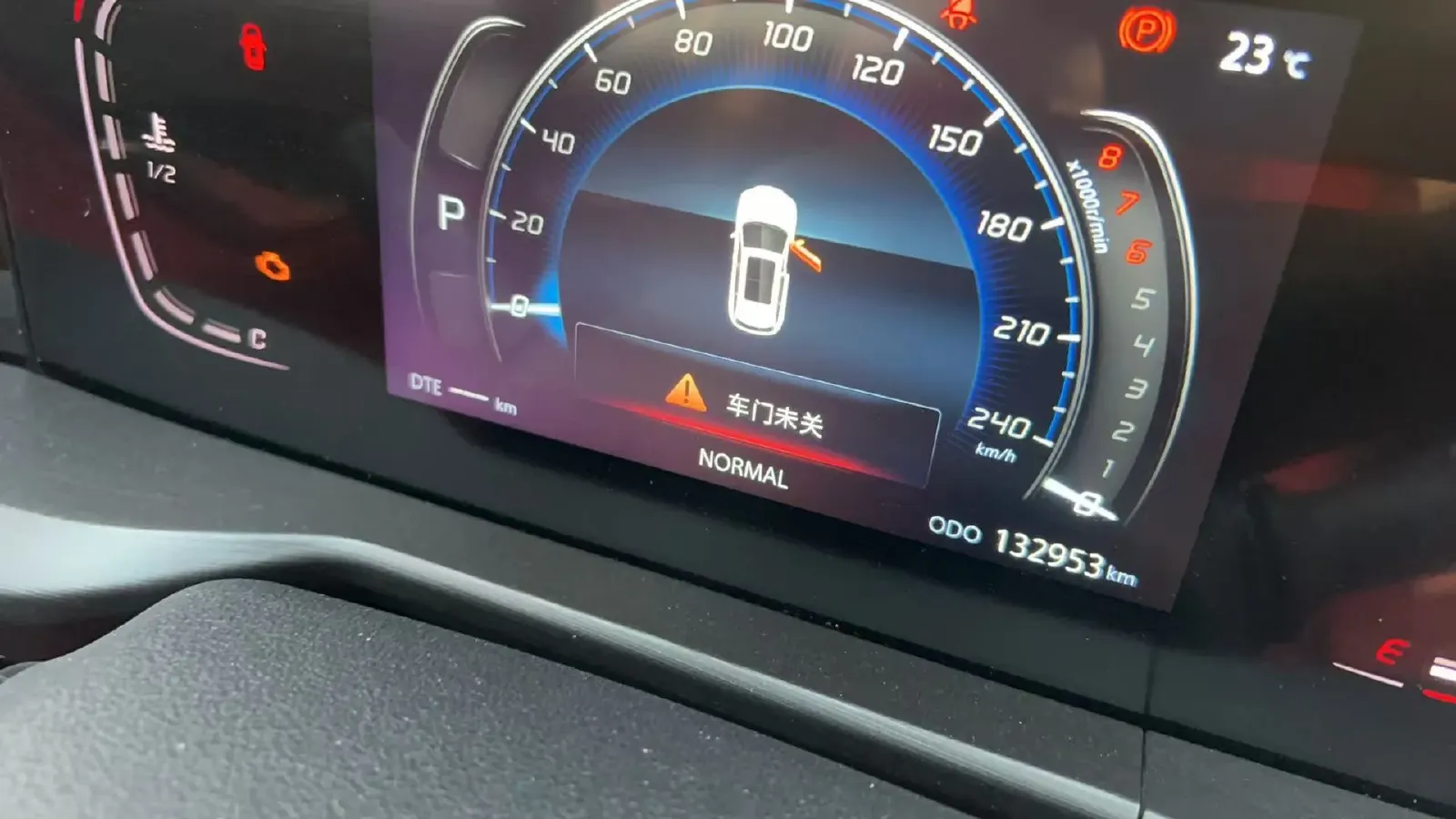 2021 ChangAn CS75 Plus 1.5T 178HP L4 6AT,autocango,china used car exporter,china ev exporter,chinese used car exporter,chinese used ev exporter