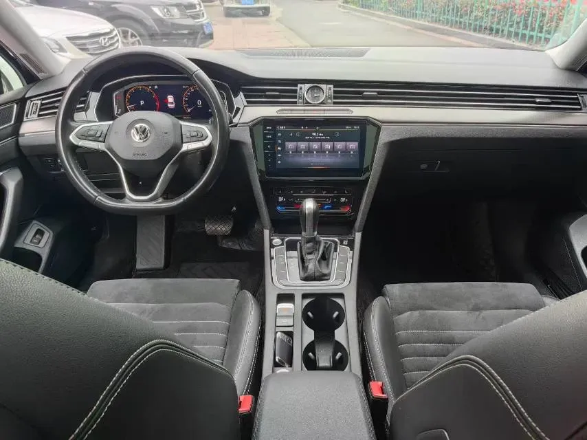 2020 Volkswagen Magotan 2.0T 186HP L4 7DCT,autocango,china used car exporter,china ev exporter,chinese used car exporter,chinese used ev exporter