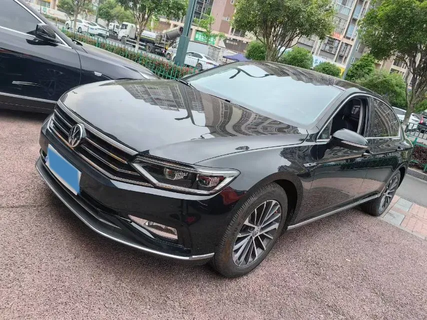 2020 Volkswagen Magotan 2.0T 186HP L4 7DCT,autocango,china used car exporter,china ev exporter,chinese used car exporter,chinese used ev exporter
