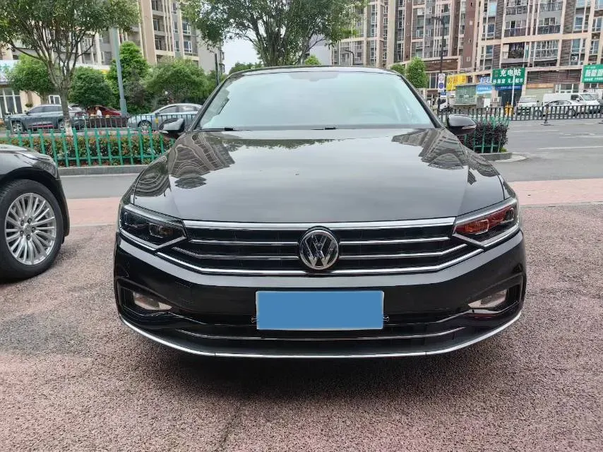 2020 Volkswagen Magotan 2.0T 186HP L4 7DCT,autocango,china used car exporter,china ev exporter,chinese used car exporter,chinese used ev exporter