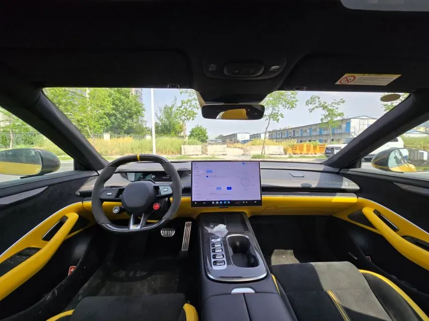 2025 MI SU7 Ultra BEV 93.7KWH,autocango,china used car exporter,china ev exporter,chinese used car exporter,chinese used ev exporter