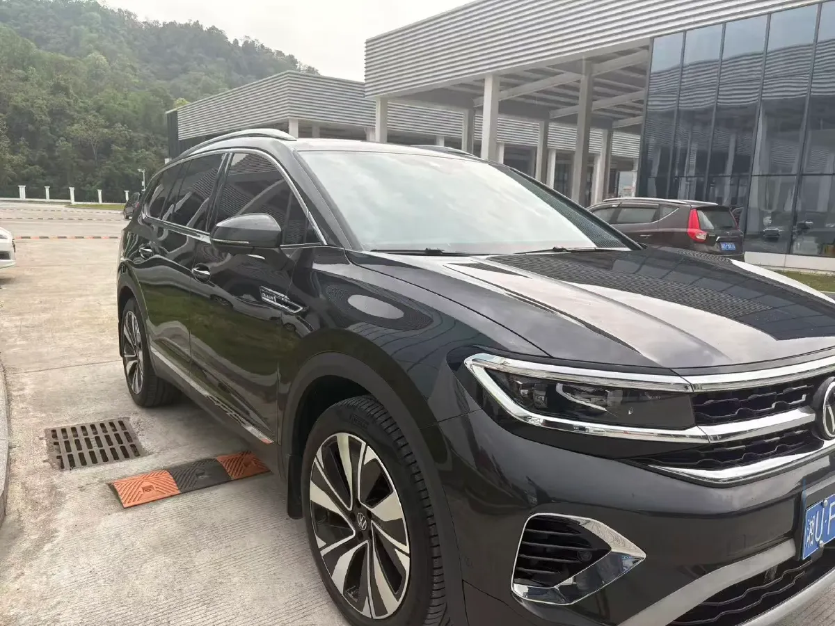 2024 Volkswagen Talagon 2.0T 220HP L4 7DCT,autocango,china used car exporter,china ev exporter,chinese used car exporter,chinese used ev exporter
